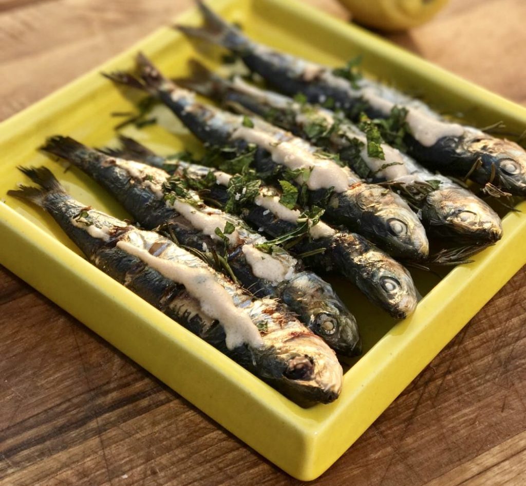 L’image actuelle n’a pas de texte alternatif. Le nom du fichier est : sardines-bbq-romarin-e1501235332311.jpg