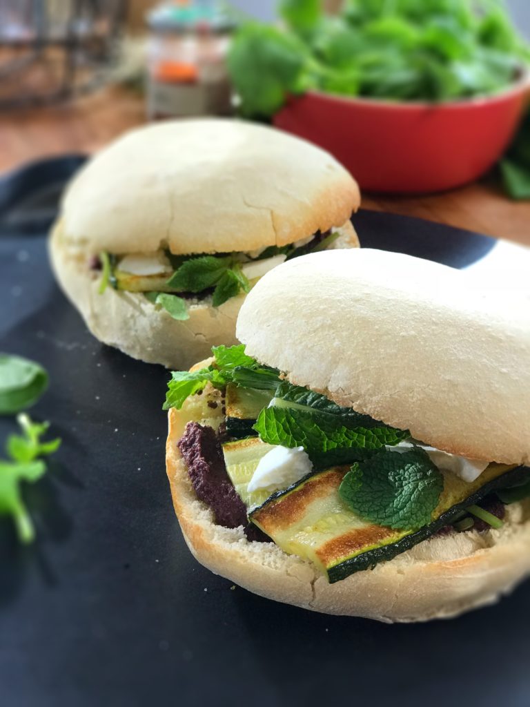 L’image actuelle n’a pas de texte alternatif. Le nom du fichier est : sandwich-frais.jpg