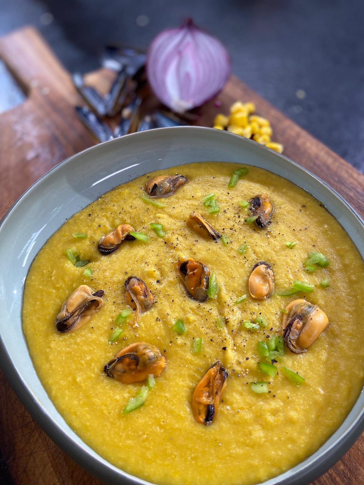 Soupe de maïs aux moules par Laurent Mariotte : Recette de Soupe de maïs  aux moules par Laurent Mariotte