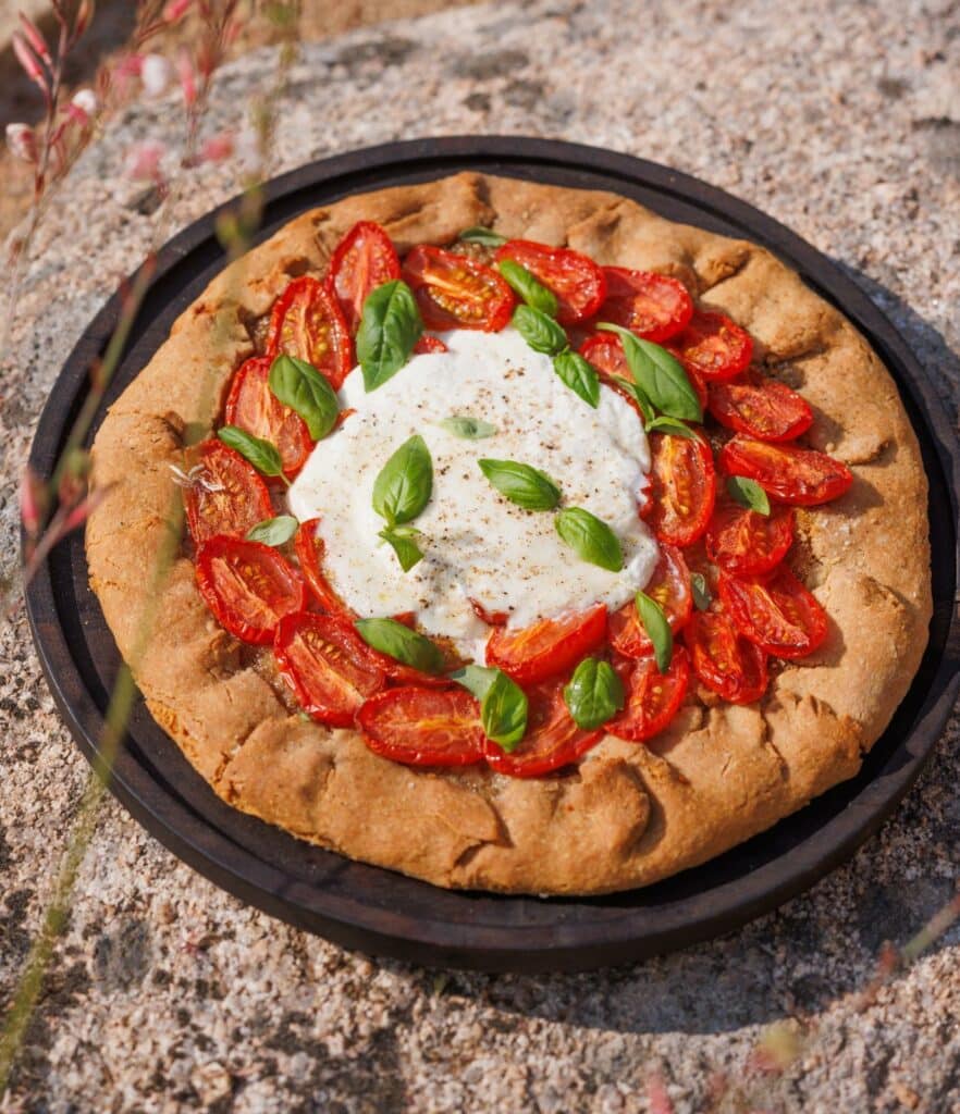 L’image actuelle n’a pas de texte alternatif. Le nom du fichier est : tarte-burrata.jpeg